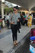 Sunidhi Chauhan snapped at airport on 12th Feb 2016